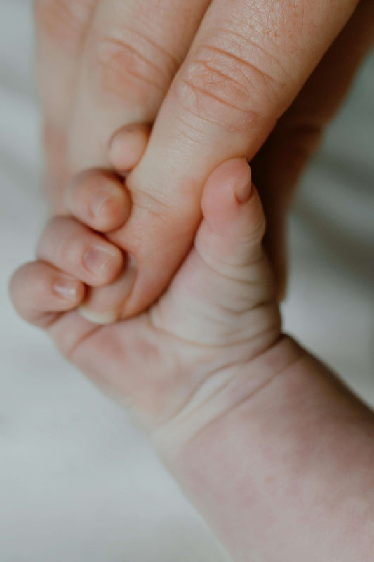 The Power of Skin-to-Skin In Your Breastfeeding Journey - Avari Official