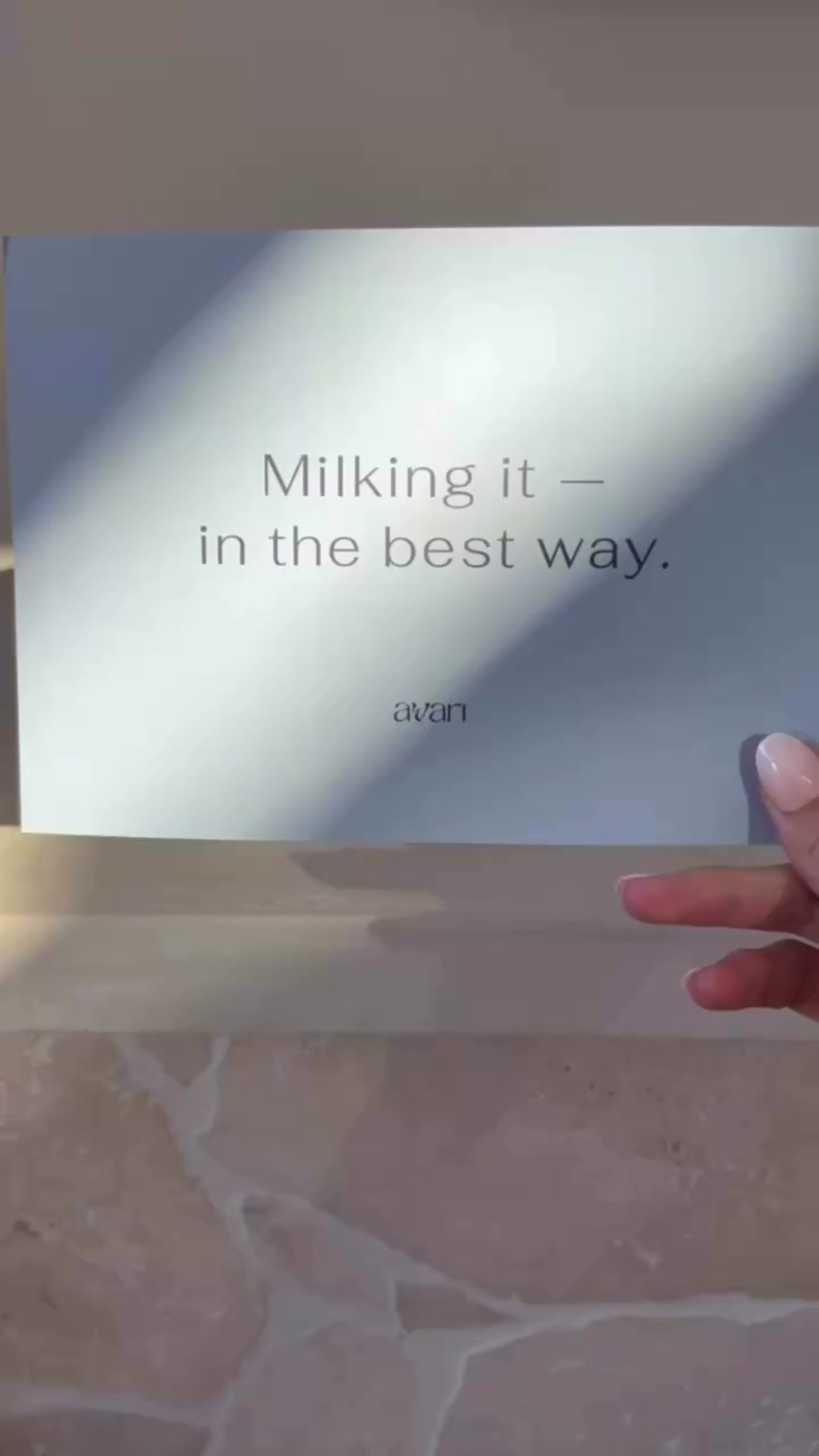 Avari Neo Glow™ Wearable Breast Pump